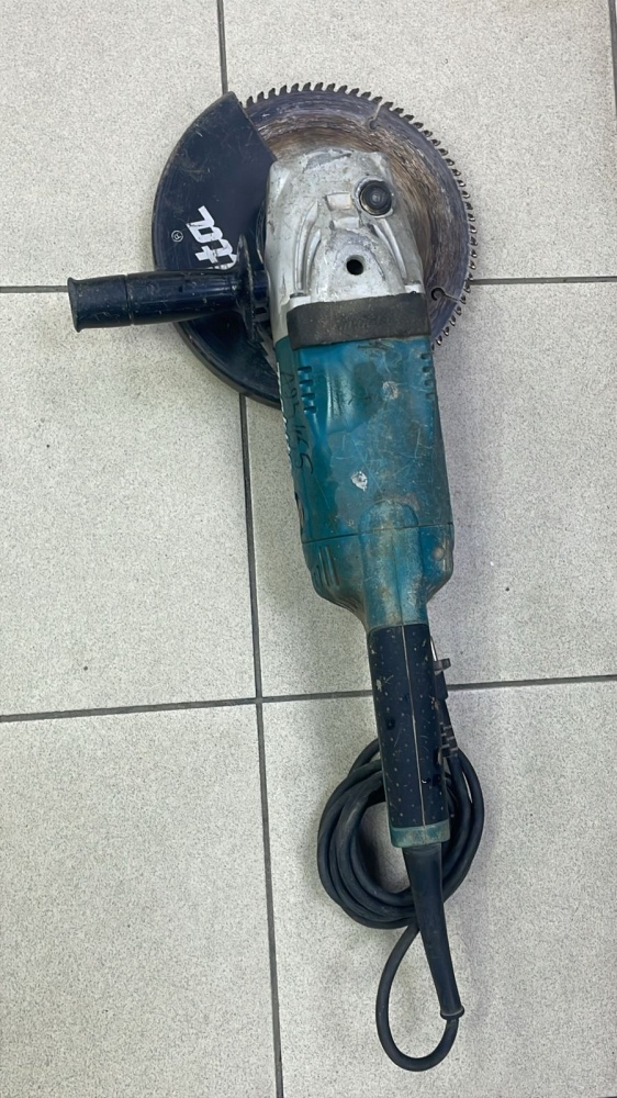 УШМ (Болгарка) Makita ga9020