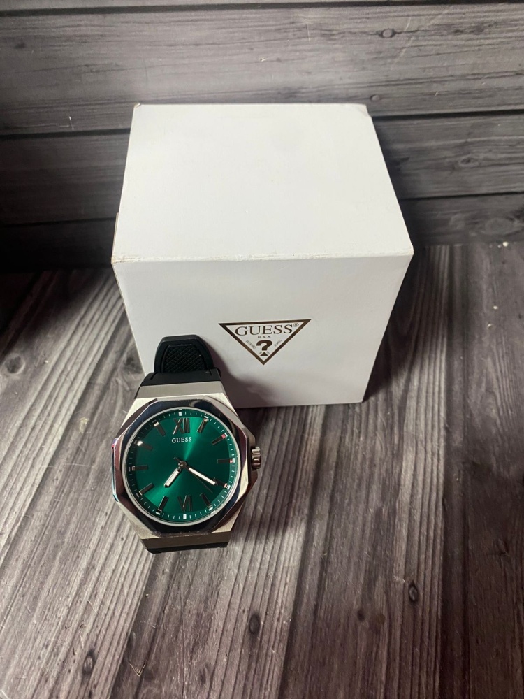 Часы Guess