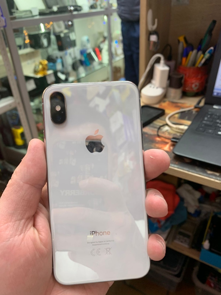 Смартфон iPhone X 64Gb