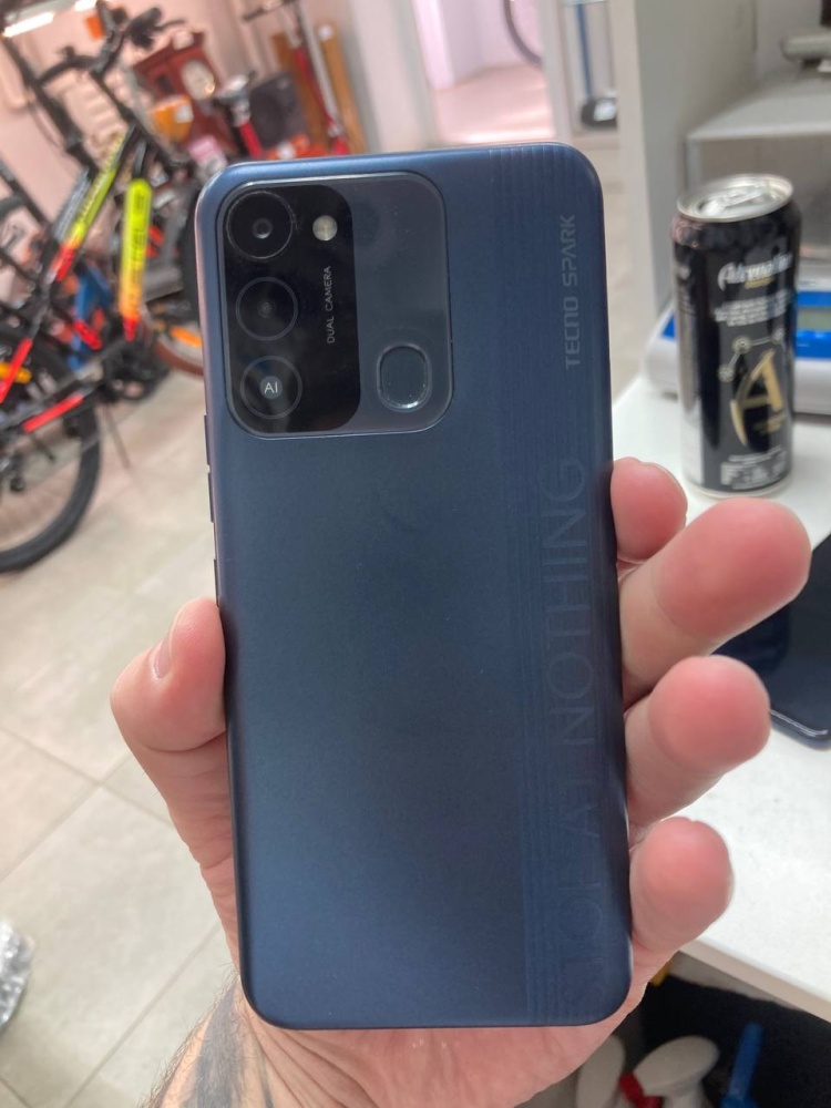 Мобильный телефон Tecno Spark 8c