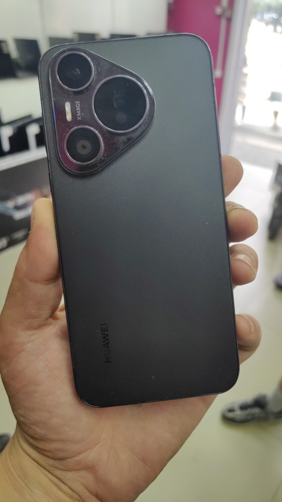 Смартфон Huawei P70 256