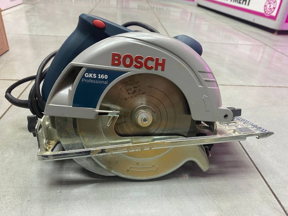 Циркулярная пила BOSH GKS 160