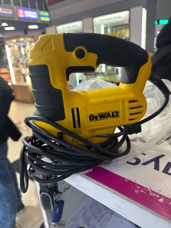 Лобзик DeWALT DWE349