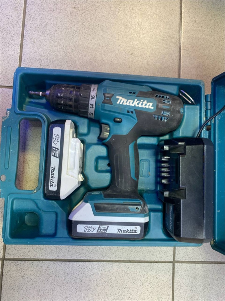 Шуруповерт Makita DF488D