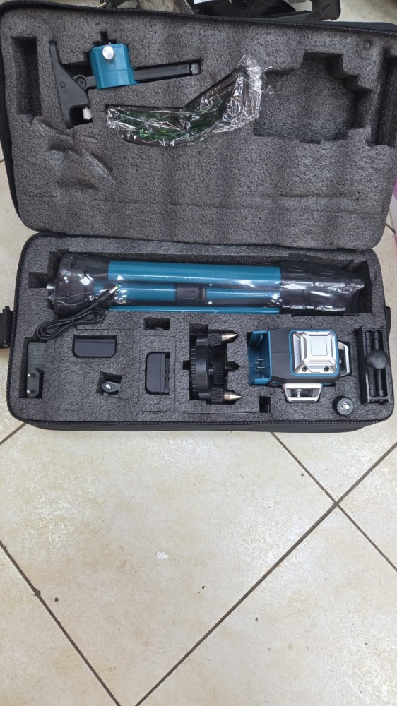 Лазерный уровень Makitta 4d