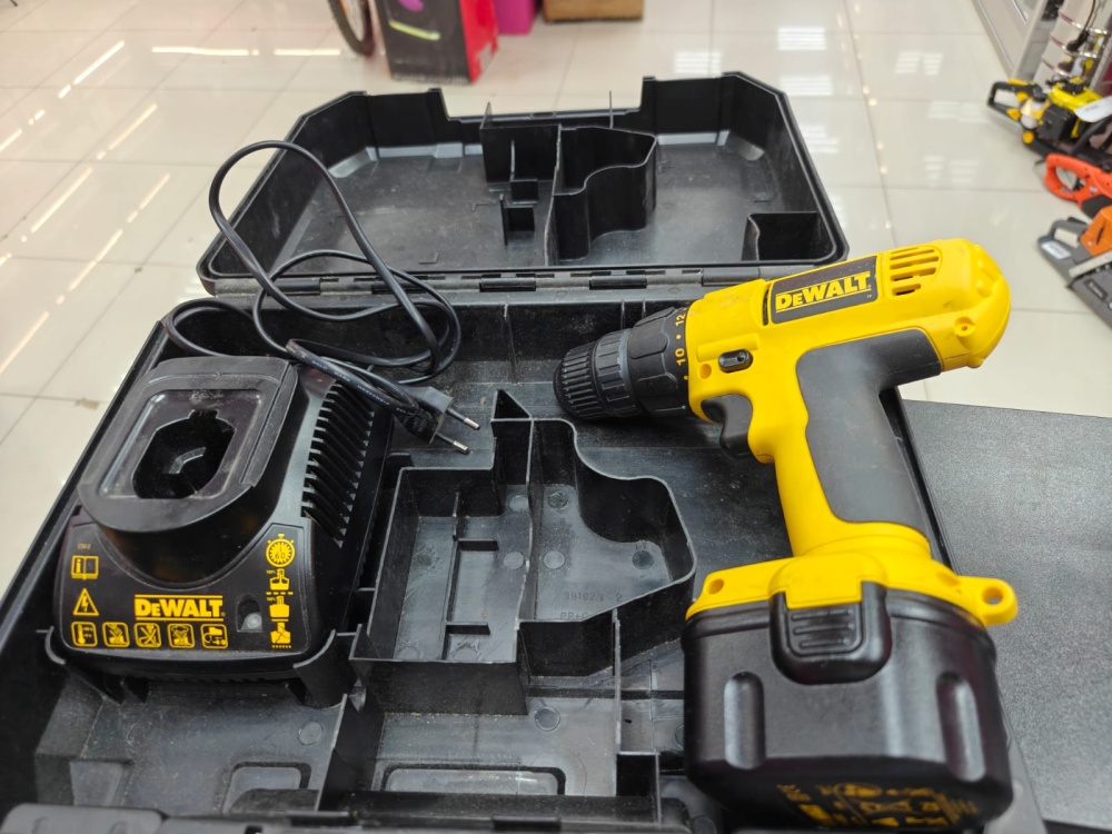 Шуруповерт DeWalt DW907
