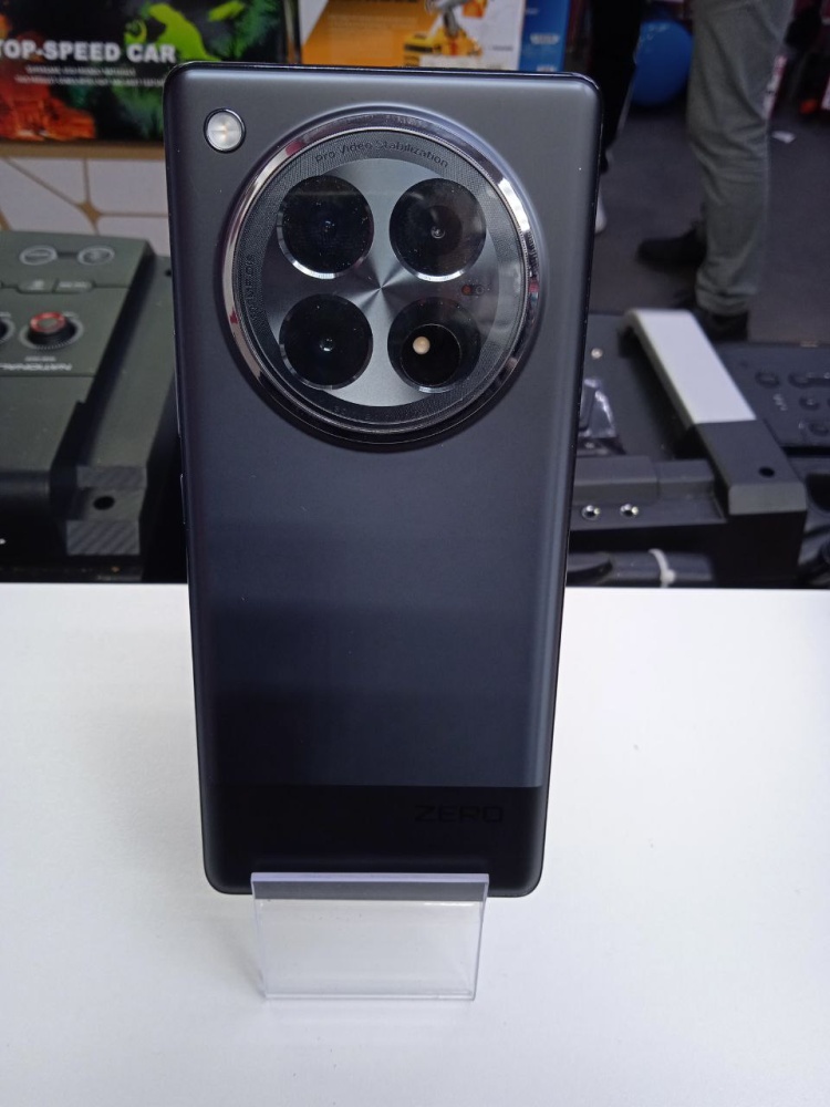 Мобильный телефон Infinix zero 40 5G/12/256