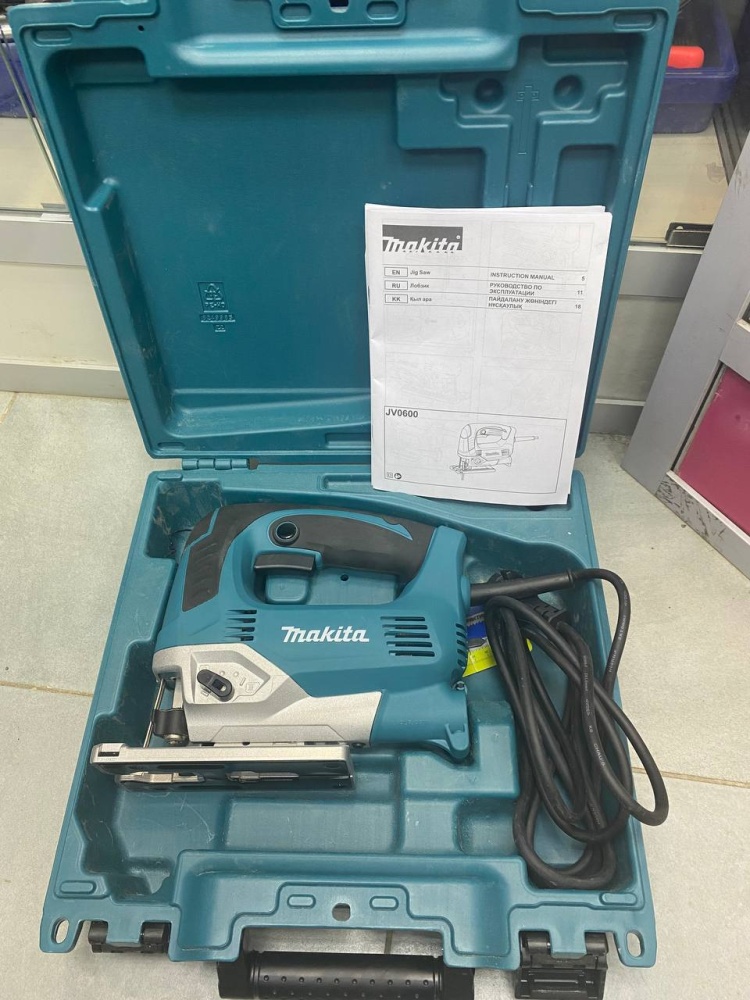 Лобзик Makita JV0600