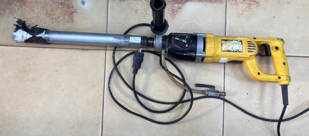 двиг алмазного бурения Dewalt