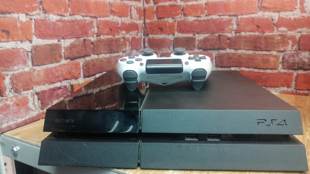 Игровая приставка Sony PlayStation 4 fat