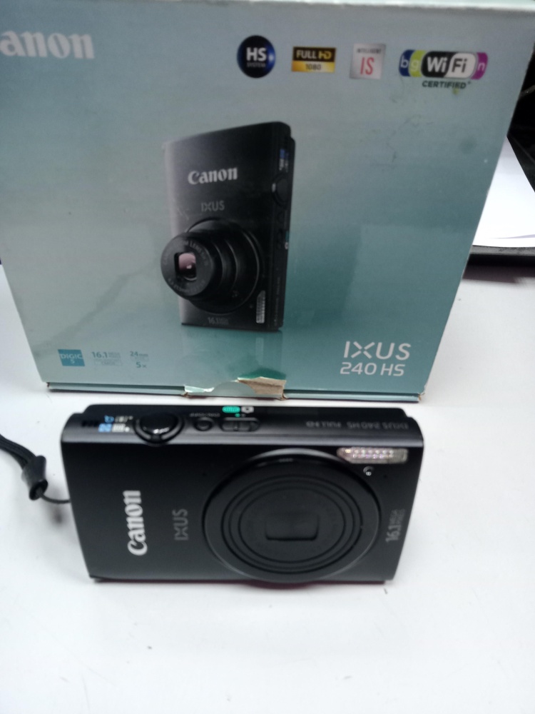 Фотоаппарат Canon IXUS 240HS