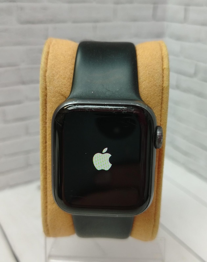 Смарт-часы Apple Watch 4 40mm