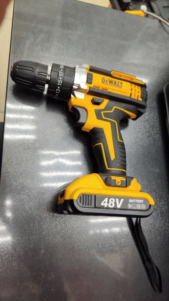 Шуруповерт Dewalt