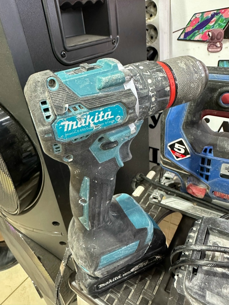 Шуруповерт makita
