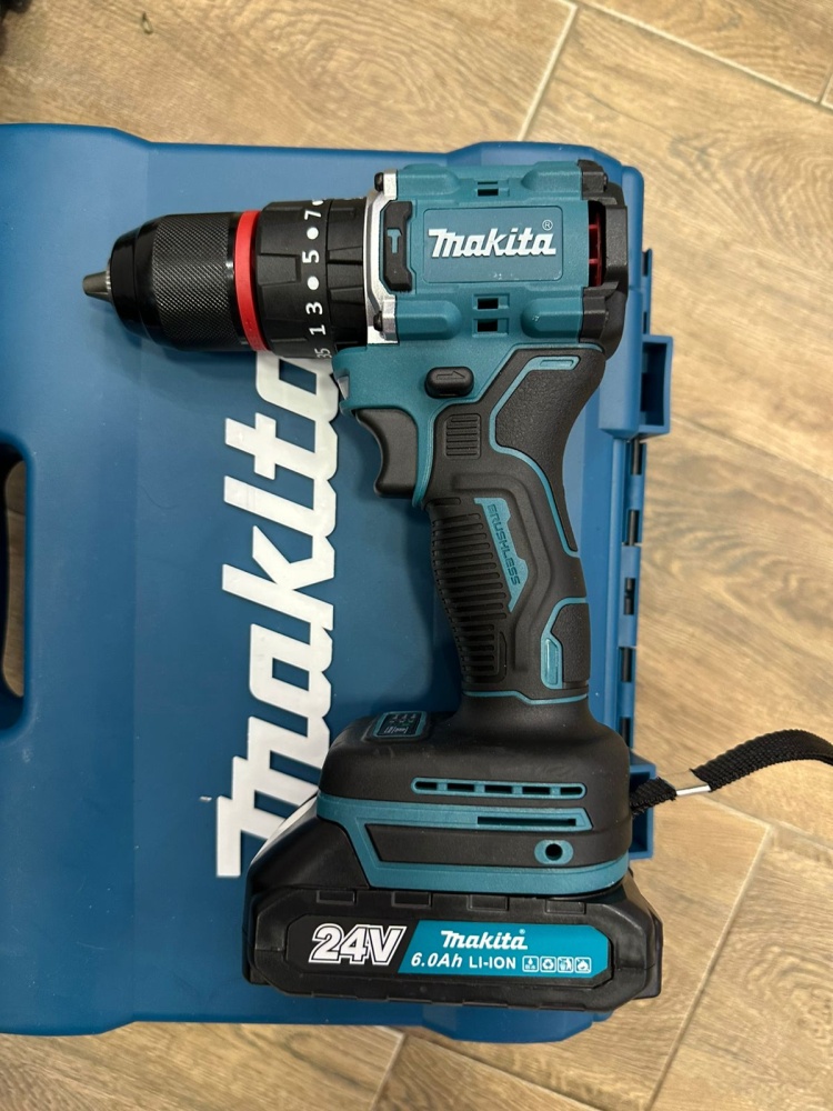 Шуруповерт Makita