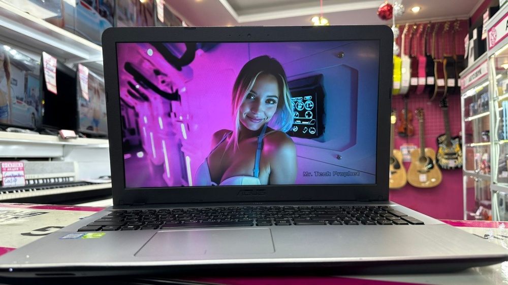 Ноутбук ASUS i3-6006/6gb/512/GeForce 920