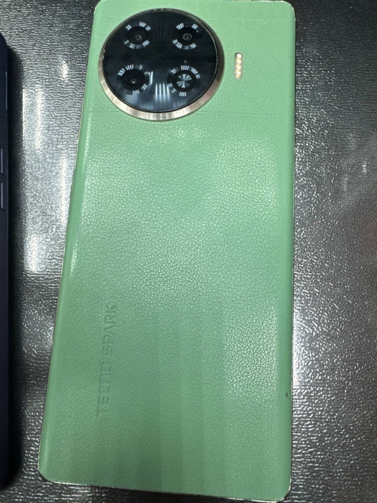 Мобильный телефон Tecno Spark 20 Pro+