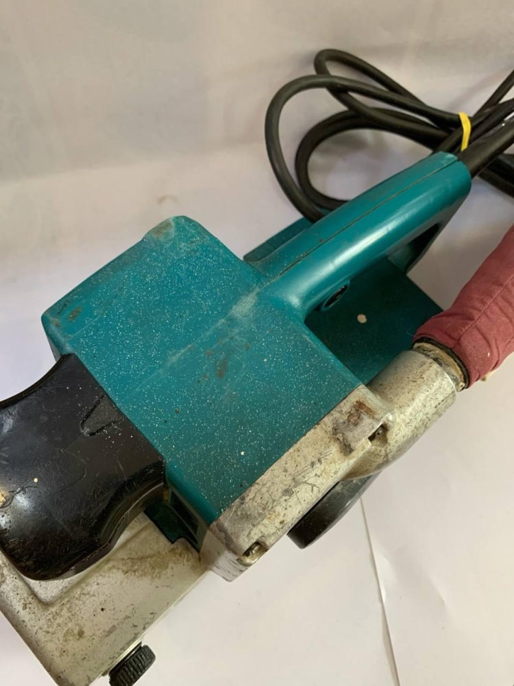 Шлифмашина MAKITA 9404