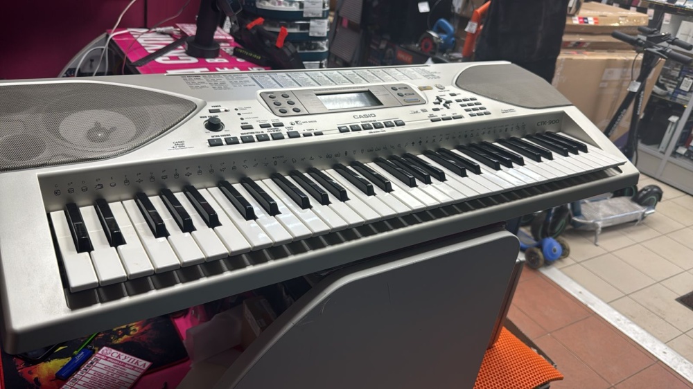Синтезатор Casio СТК-900