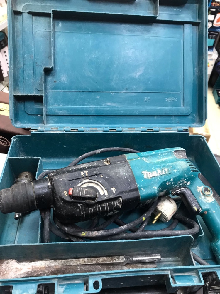 Перфоратор Makita HR2450