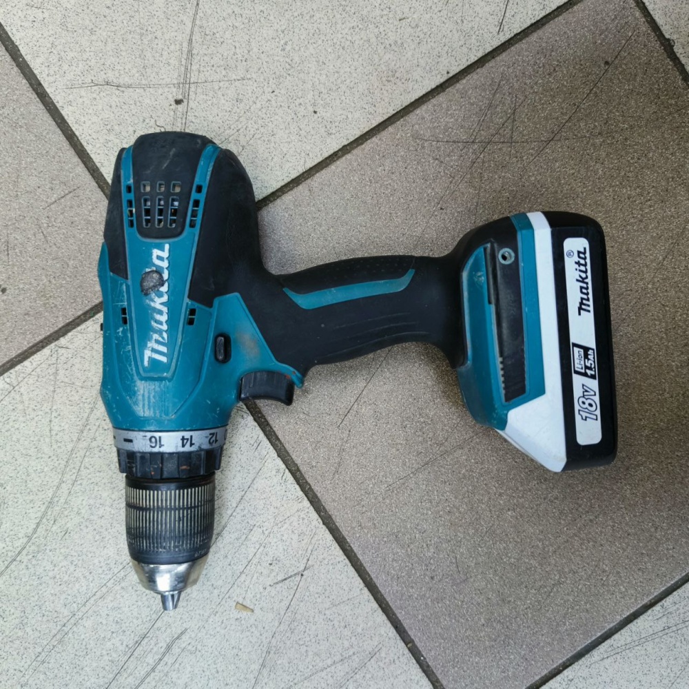 Шуруповерт Makita df457d