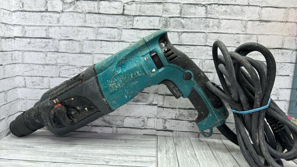 Перфоратор Makita HR 2470