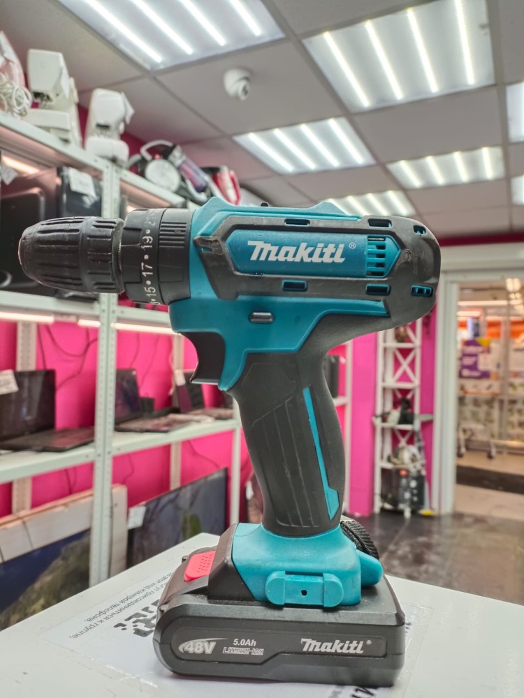 Шуруповерт  Makiti DF31D