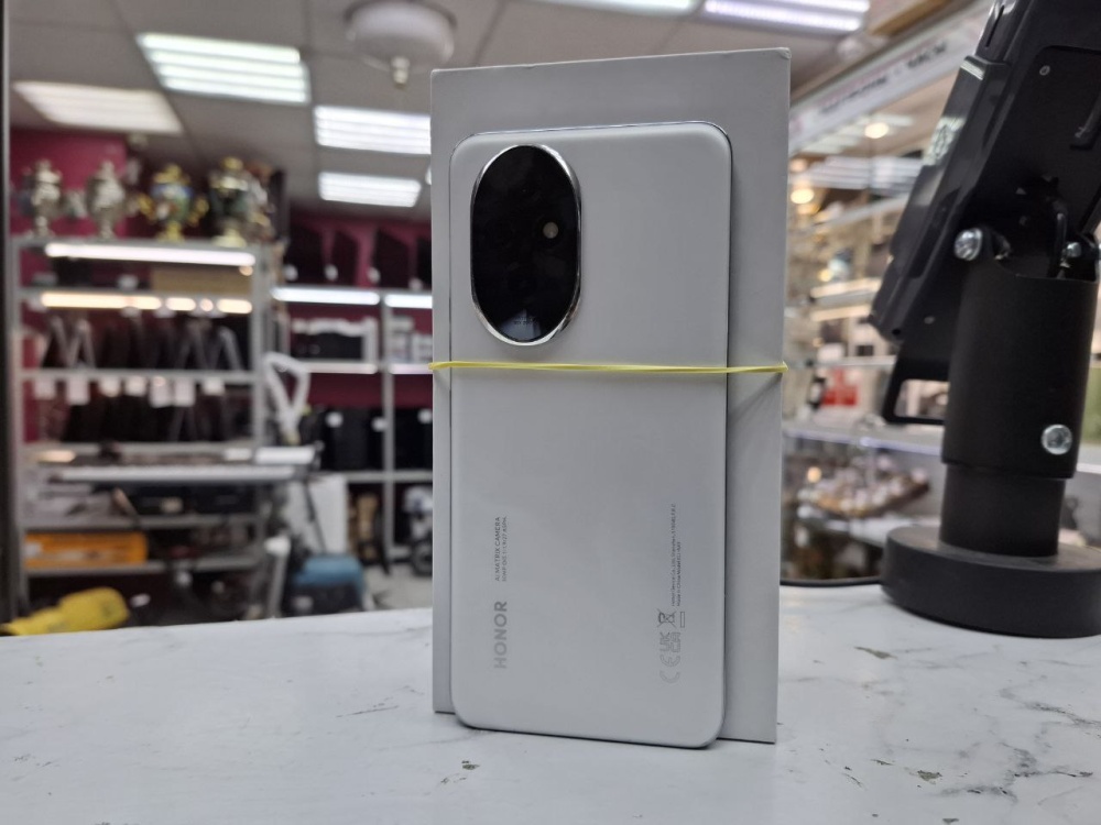 Смартфон Honor 200