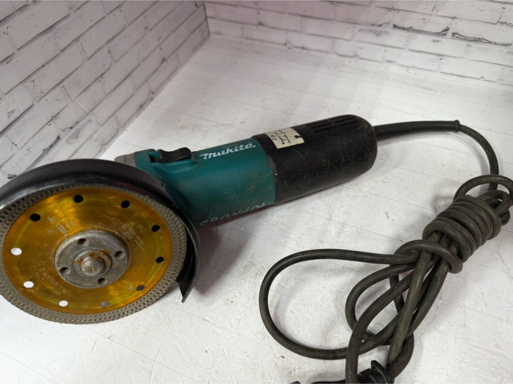 УШМ (Болгарка) Makita 9558HN