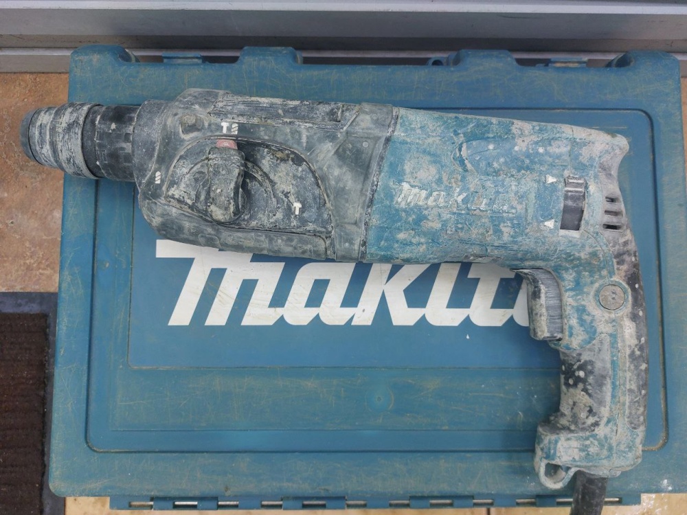 Перфоратор Makita 2470