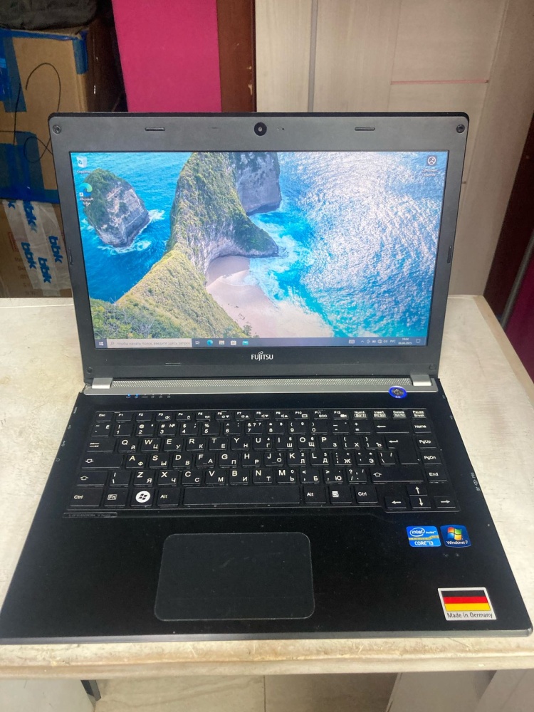 Ноутбук Fujitsu UN552