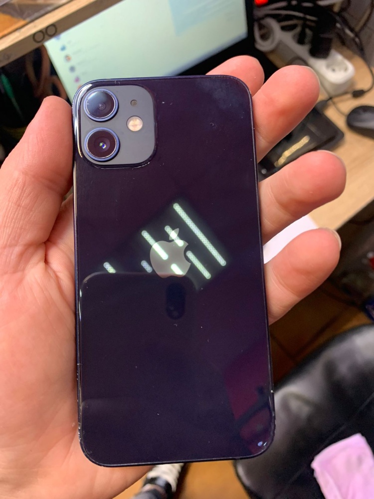 Смартфон iPhone 12 mini 64 Gb