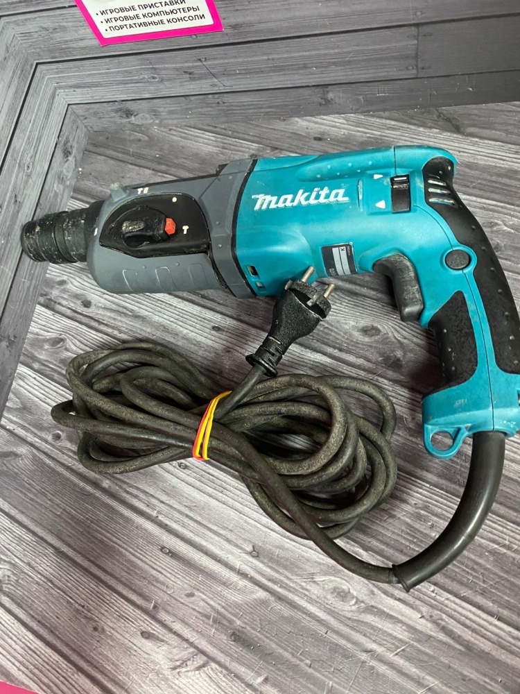 Перфоратор Makita HR2470