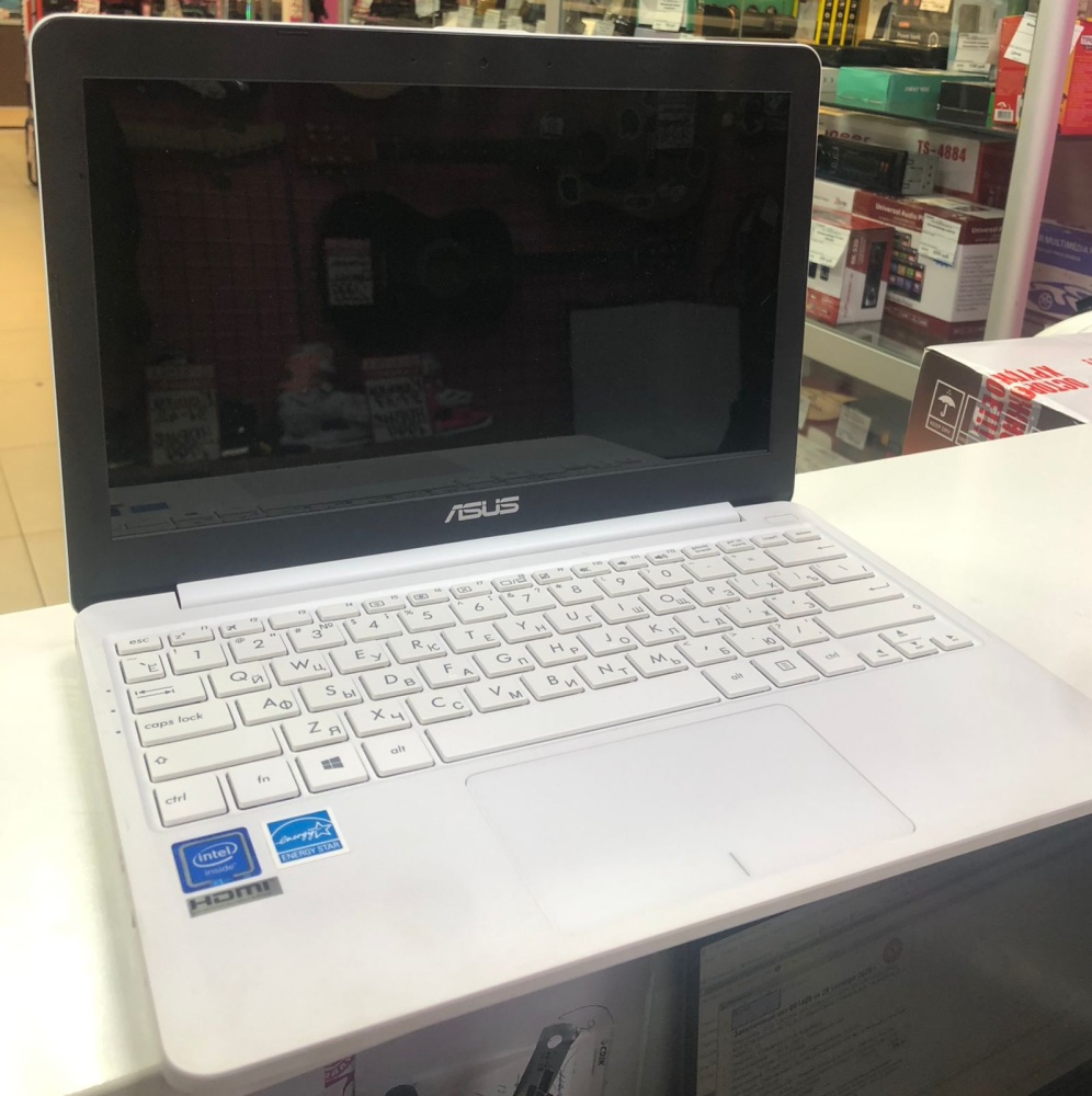 Ноутбук ASUS