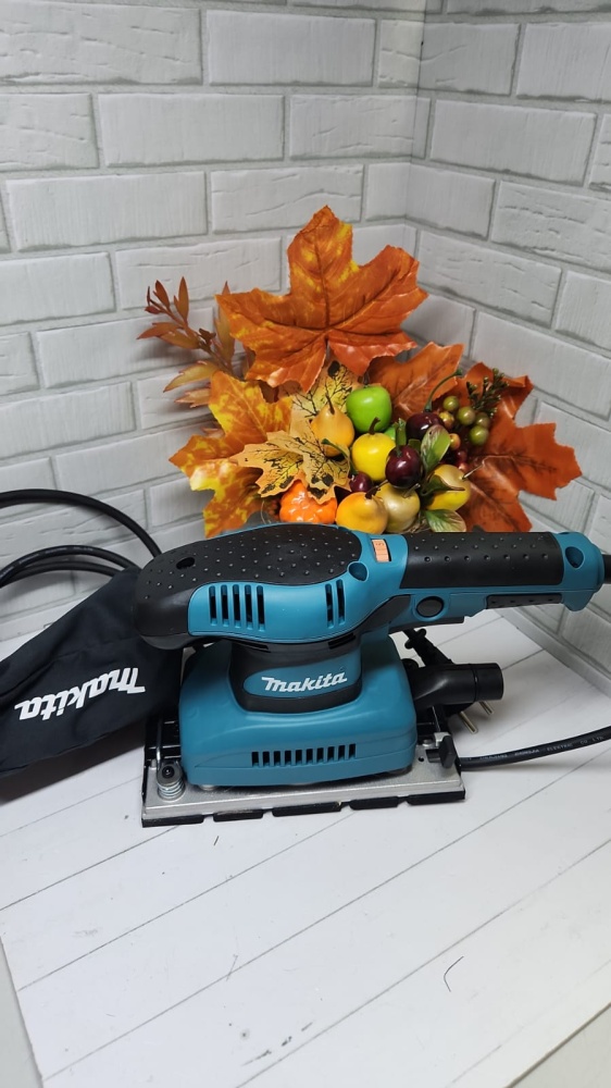 Шлифмашина Makita BO3711