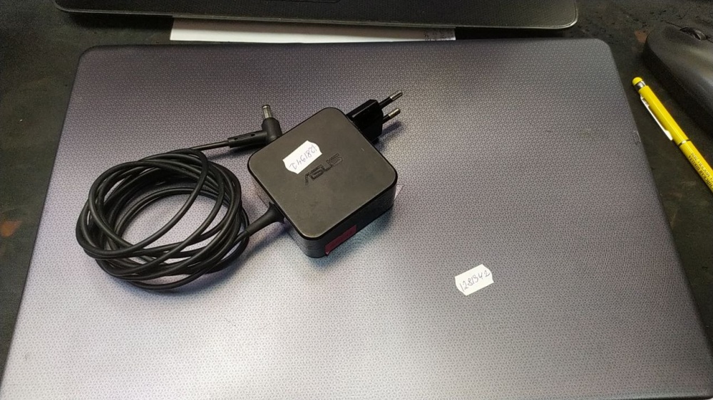 Ноутбук ASUS 4*2,6/4/512/2