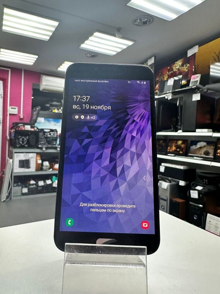 Смартфон Samsung J4 2016