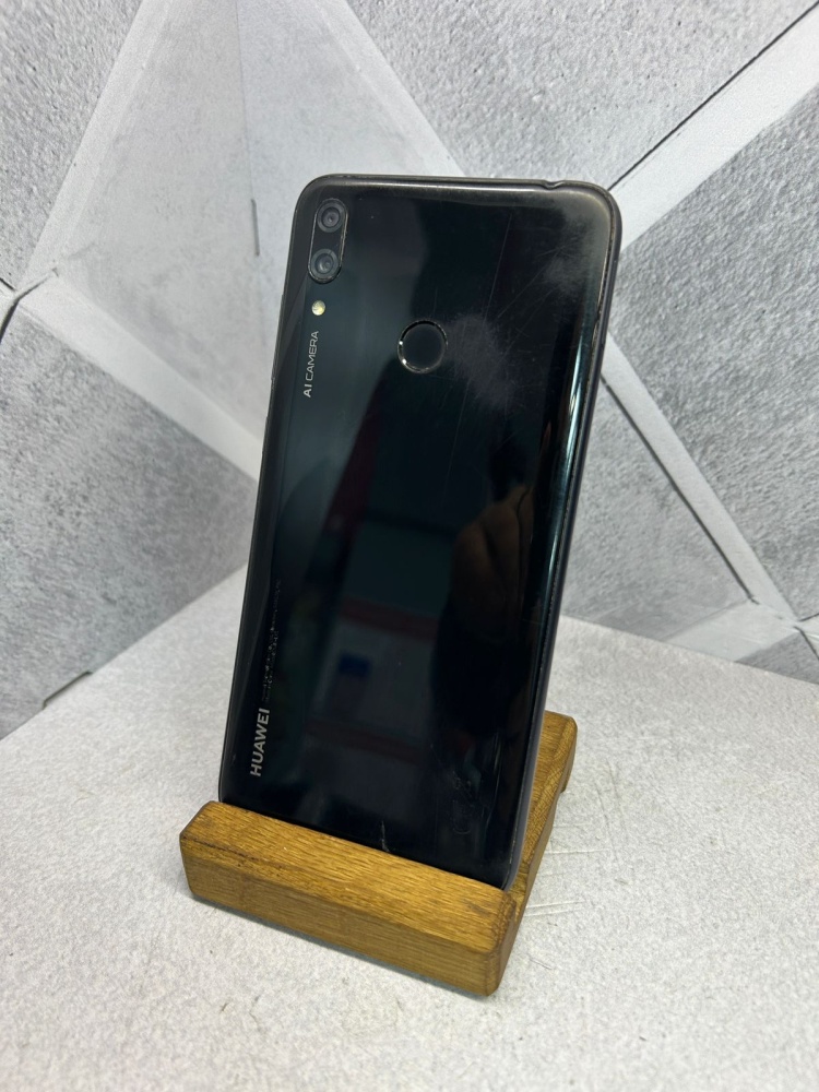Смартфон Huawei Y7 3/32