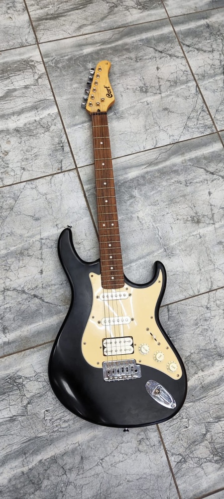 Электрогитара Fender SQUIER Sonic Stratocaster HSS Black