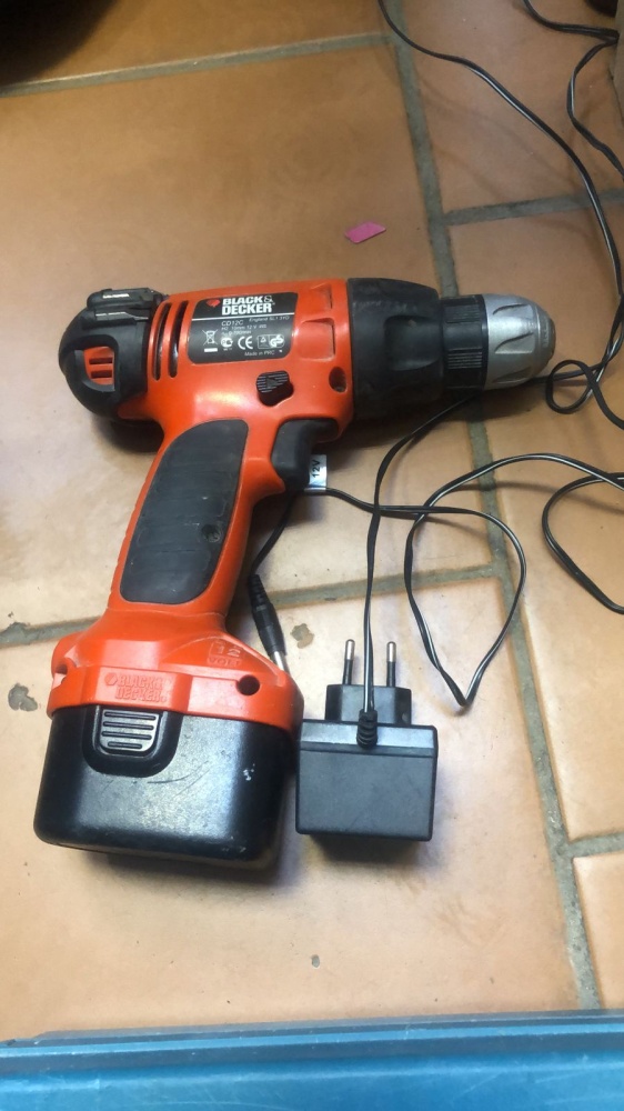 Шуруповерт Black&Decker