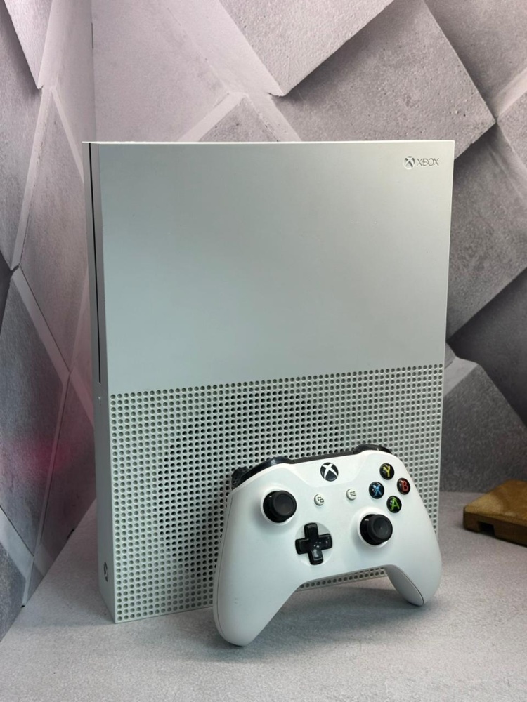 Игровая приставка XBOX ONE S