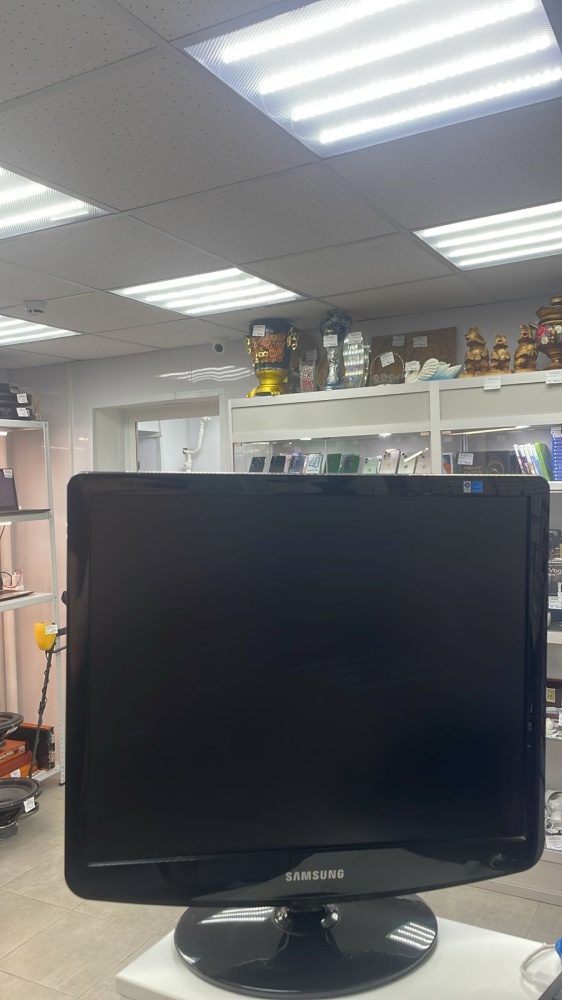 Монитор Samsung