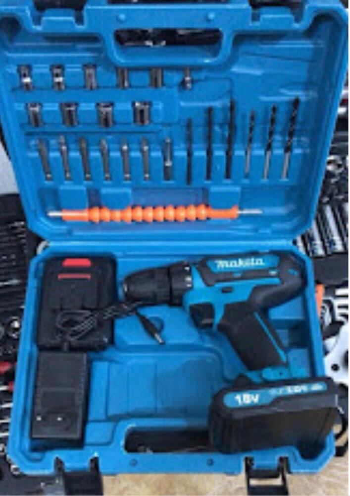 Шуруповерт Makita 18v