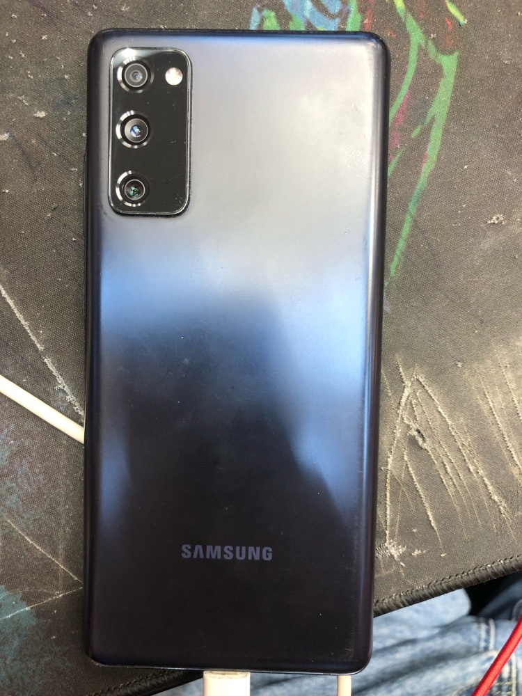 Смартфон Samsung S20 FE 6/128