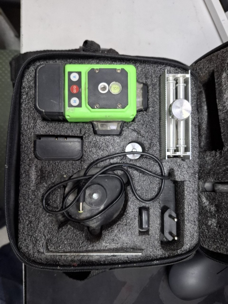 Лазерный уровень AMO