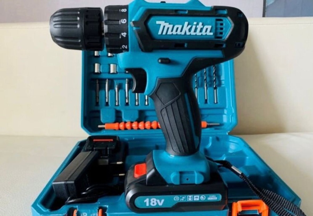 Шуруповерт Makita 18v