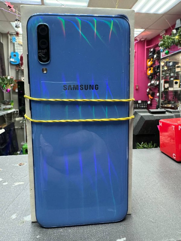 Смартфон Samsung A70 2019