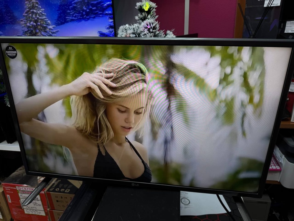Телевизор LG 32LF562V