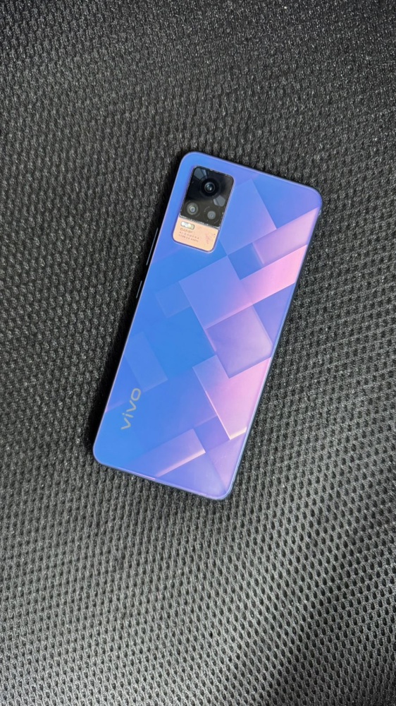 Смартфон Vivo V21E 8/128