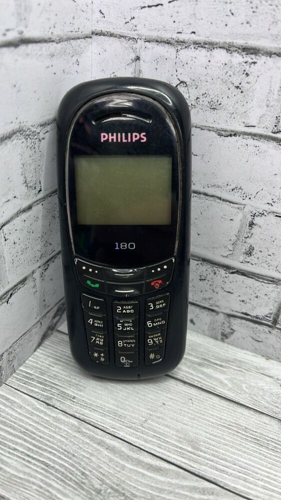 Мобильный телефон Philips 180